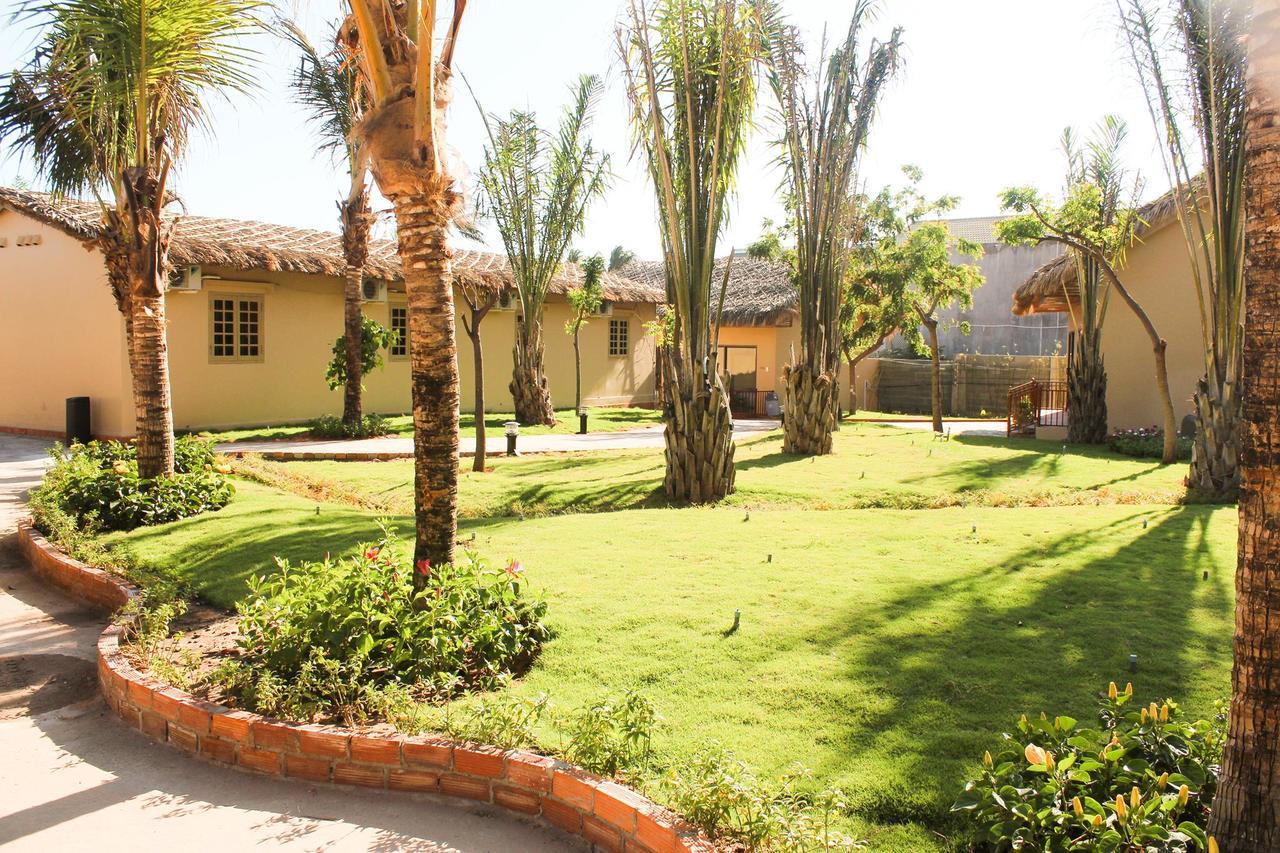 Eagles Beach Resort Phan Thiet Exterior foto